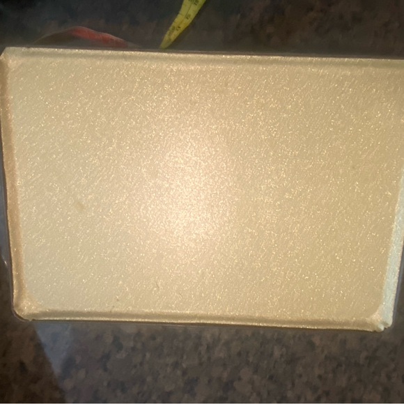 incl Queen Elizabeth & Prince Phillip tin ( 7” wide x 10”L - Picture 7 of 8